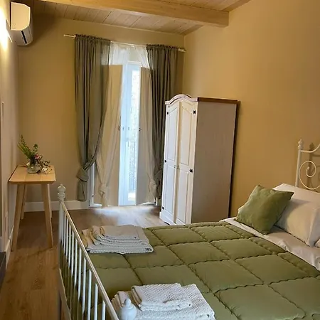 فندق مبيت وإفطار Ai Cortili Sant'Egidio del Monte Albino